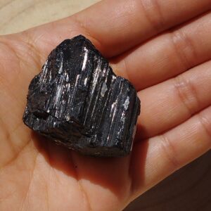 TURMALINA NEGRA EN BRUTO