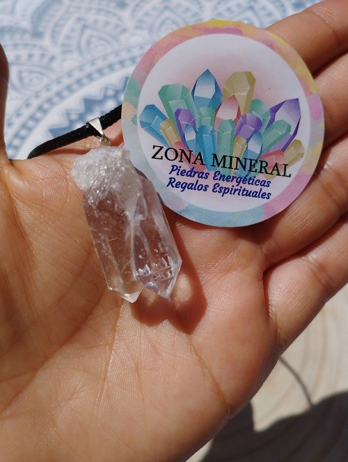 COLGANTE PUNTA MAESTRA ABRAZO DE CUARZO