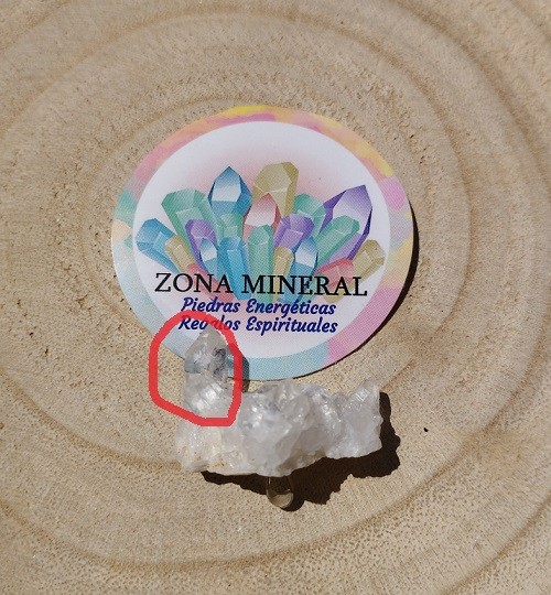 COLGANTE DRUSA CON PUNTA MAESTRA ABRAZO DE CUARZO