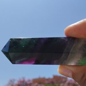 PUNTA GENERADORA DE FLUORITA ARCOIRIS