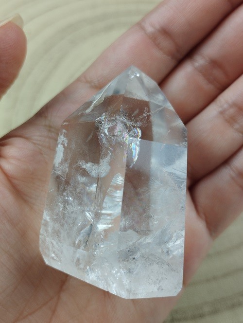 PUNTA MAESTRA ARCOIRIS DE CUARZO BLANCO PULIDA