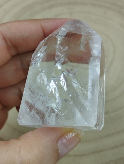 PUNTA MAESTRA ARCOIRIS DE CUARZO BLANCO PULIDA