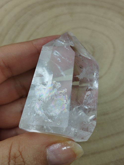 PUNTA MAESTRA ARCOIRIS DE CUARZO BLANCO PULIDA