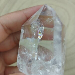 PUNTA MAESTRA ARCOIRIS DE CUARZO BLANCO PULIDA