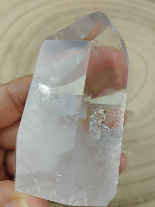 PUNTA MAESTRA ARCOIRIS DE CUARZO BLANCO PULIDA