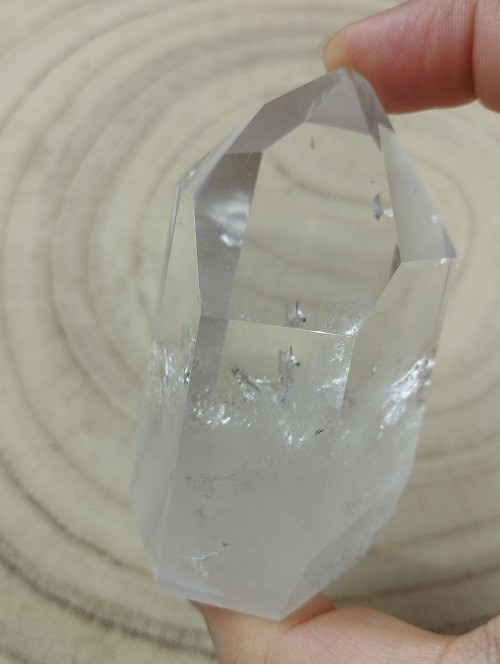 PUNTA MAESTRA ARCOIRIS DE CUARZO BLANCO PULIDA