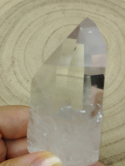 PUNTA MAESTRA ARCOIRIS DE CUARZO BLANCO PULIDA