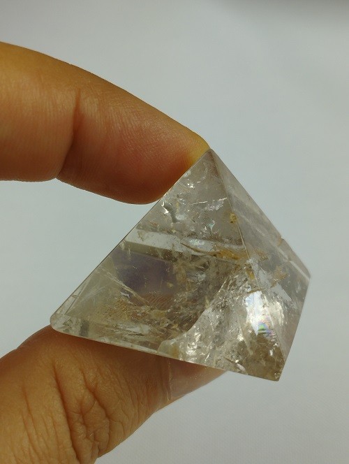 PIRAMIDE DE CUARZO AHUMADO 3 x 3cm