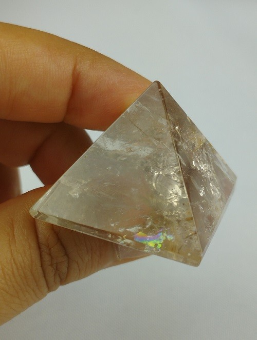 PIRAMIDE DE CUARZO AHUMADO 3 x 3cm