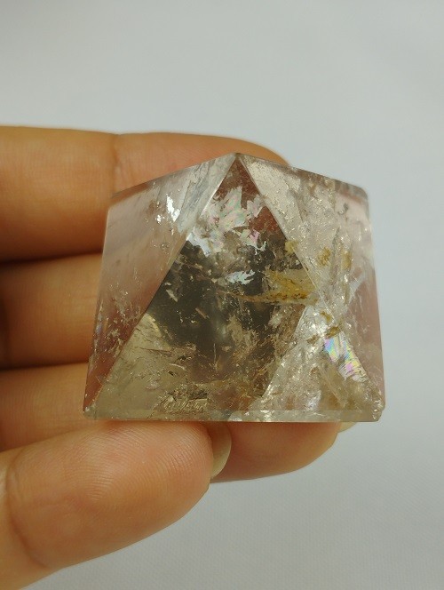 PIRAMIDE DE CUARZO AHUMADO 3 x 3cm