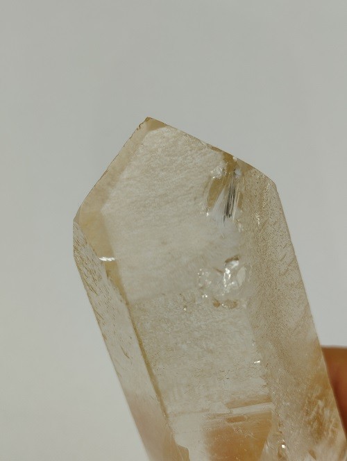 PUNTA BITERMINADA DE CUARZO HEMATOIDE