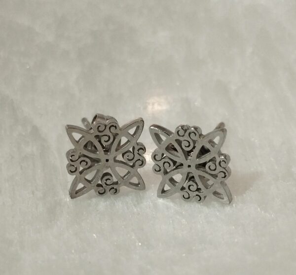 PENDIENTES NUDO DE BRUJA ACERO INOXIDABLE